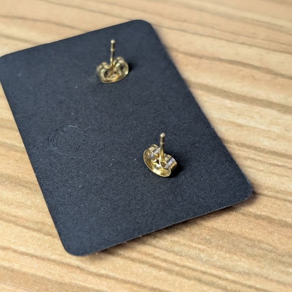 NEW Butterfly Studs golden stainless steel laser cut wings stud earrings gift - Picture 3 of 3